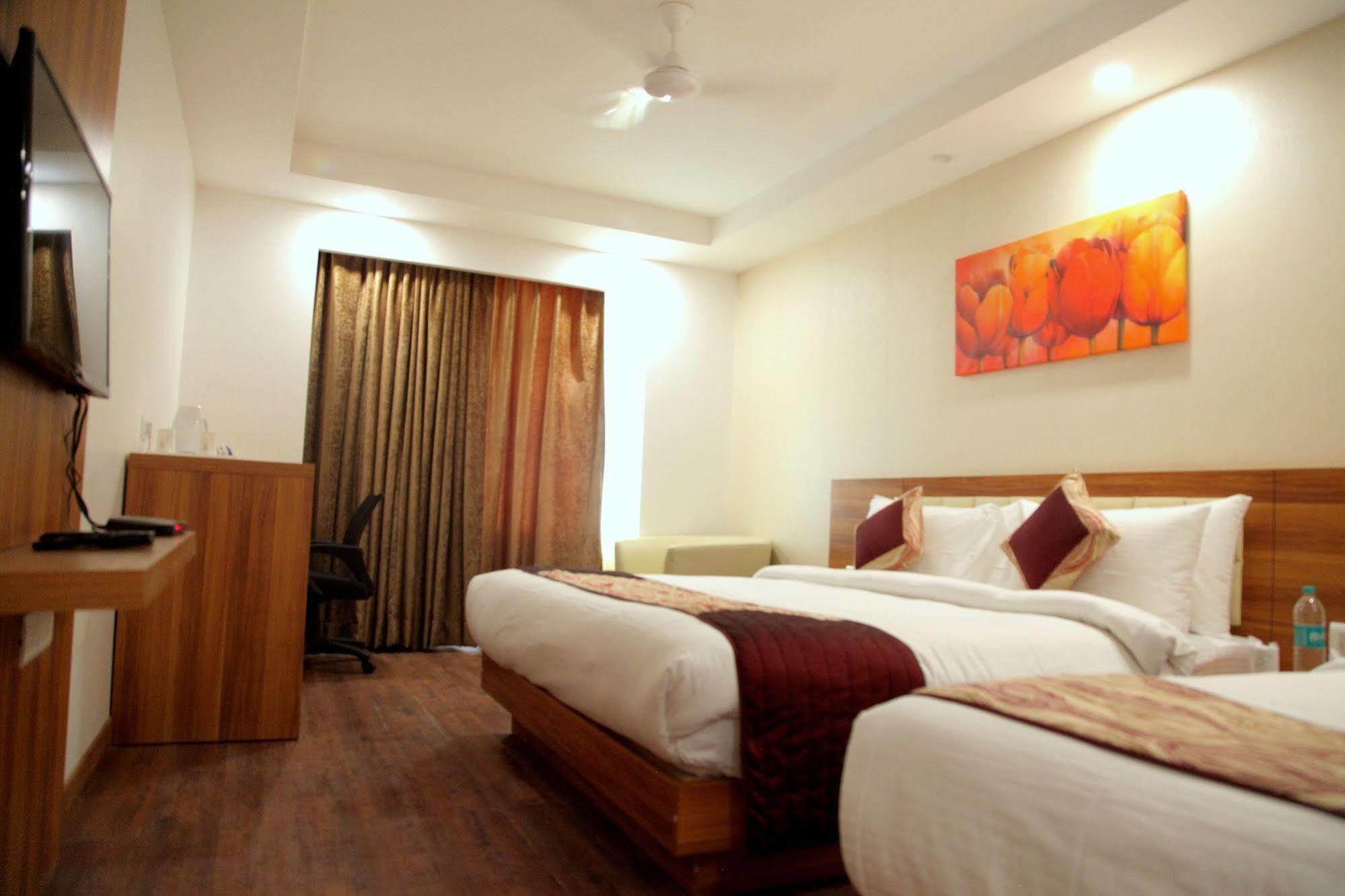 Hotel Le Roi Jammu - Near Jammu Railway Station Exterior foto